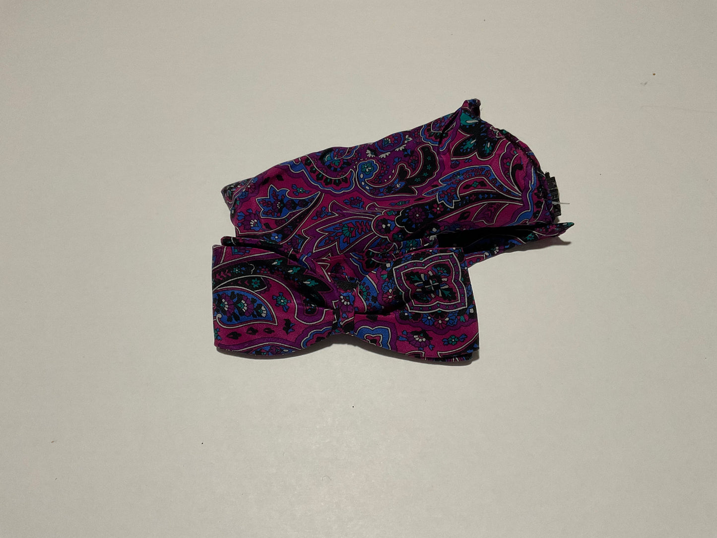 R P BOW TIE AND POCKET SILK SET / PURE SILK / NEW / PRE-TIED / HAND MADE IN ITALY