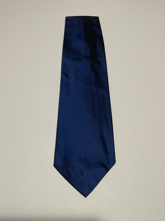 R P TIE / PURE SILK / NEW / APPX. 3 3/4” WIDE / HAND MADE IN ITALY