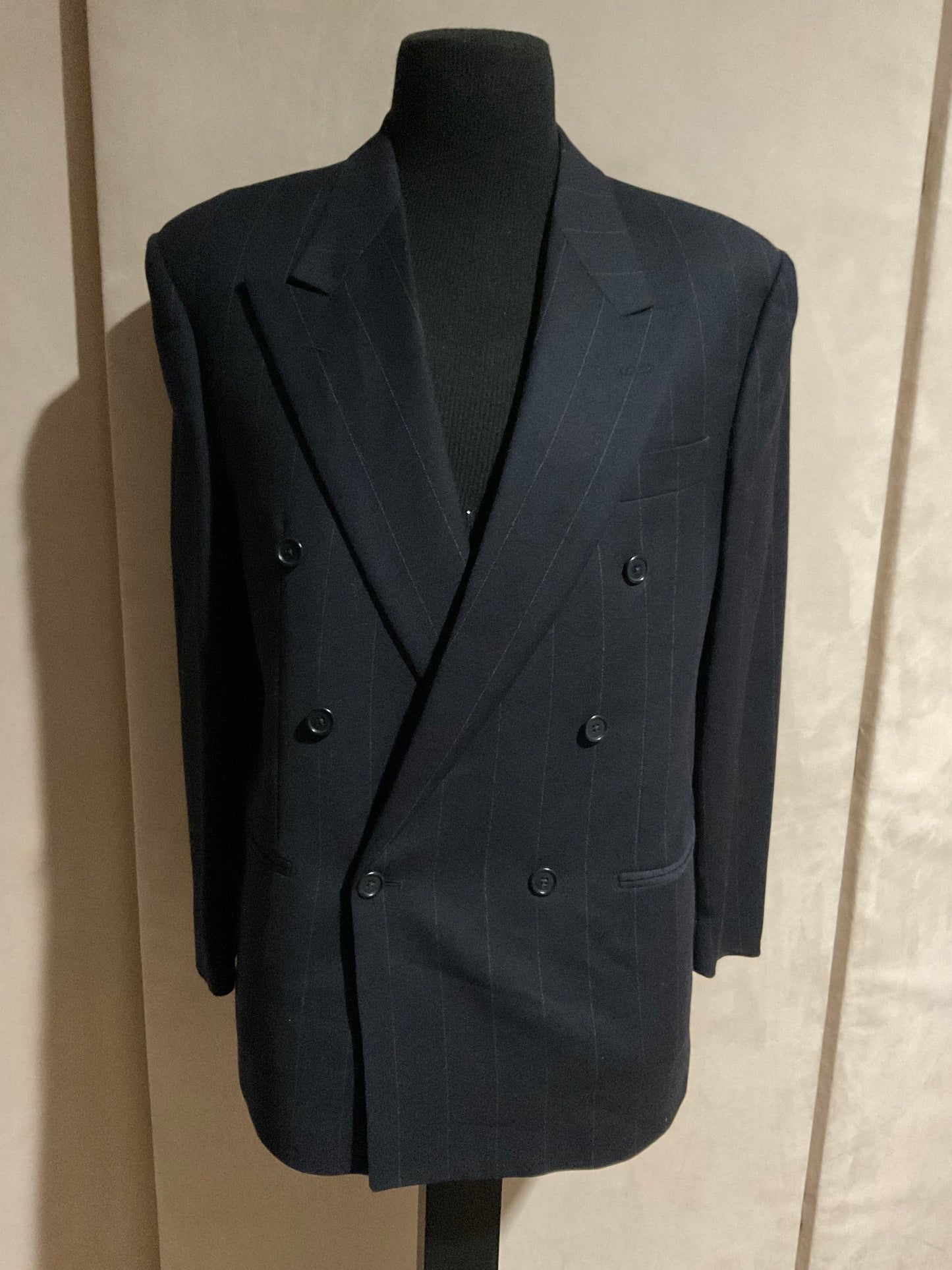 R P SUIT / DOUBLE BREASTED / NAVY STRIPE CREPE / 38 REG / MADE IN ITALY