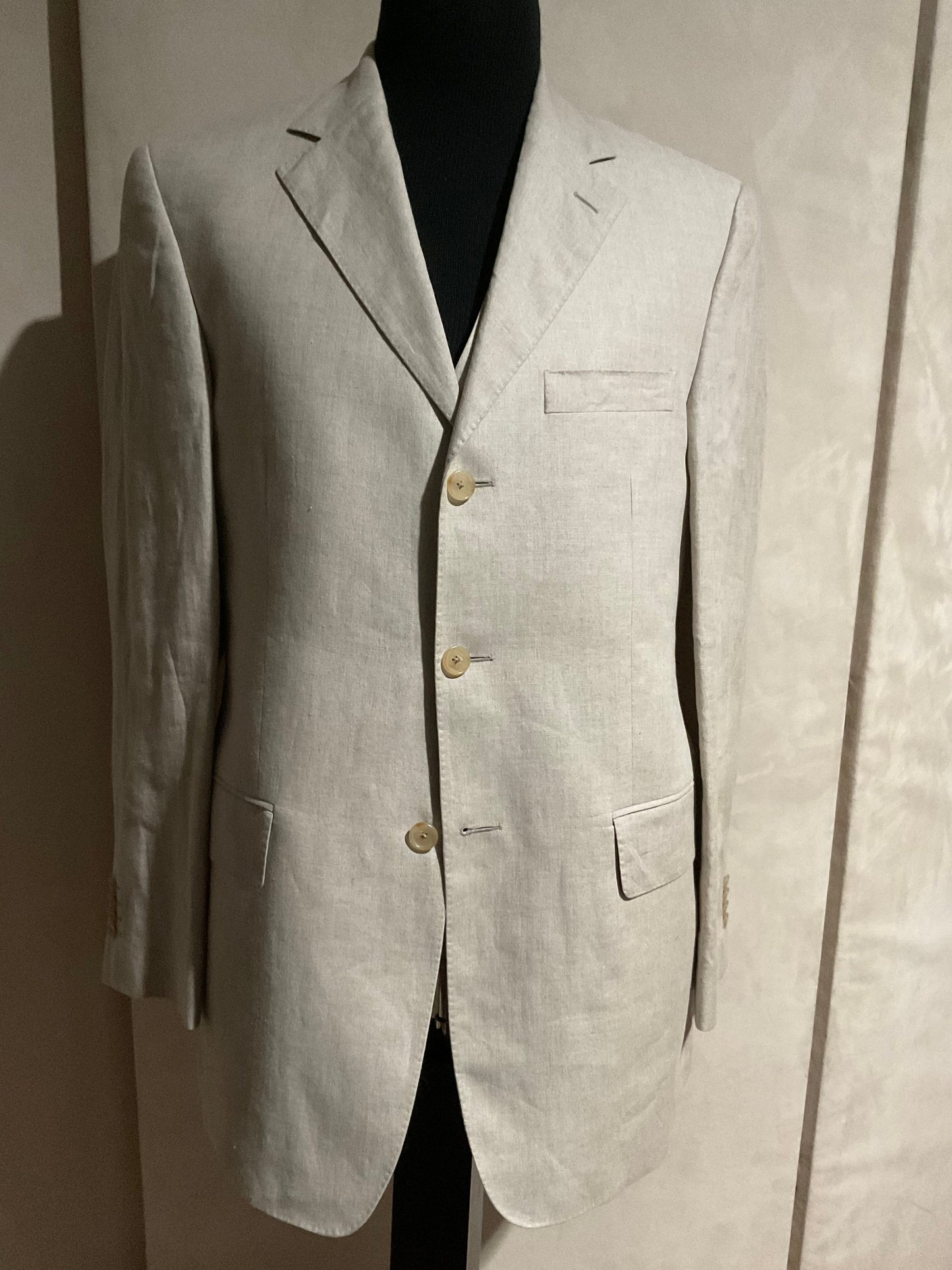 R P SUIT / BEIGE NATURAL LINEN / 3 PIECE VESTED / 40 REG / NEW / MADE IN CANADA