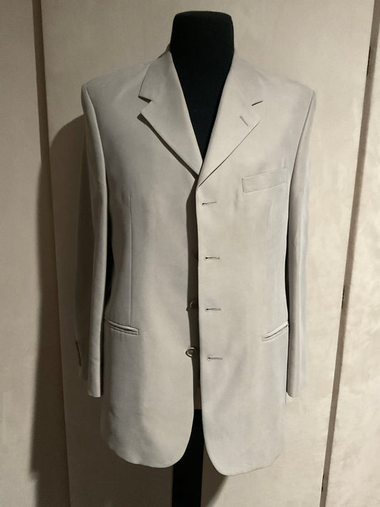 R P SUIT / TAUPE / 4 BUTTON / 40 REG / MADE IN CANADA